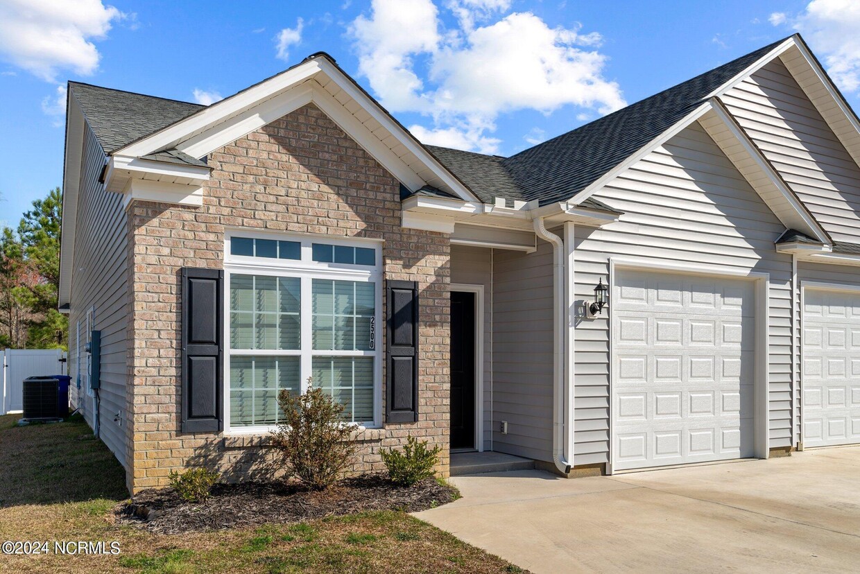 2500 Brookville Dr, Greenville, NC 27834 Townhome Rentals in