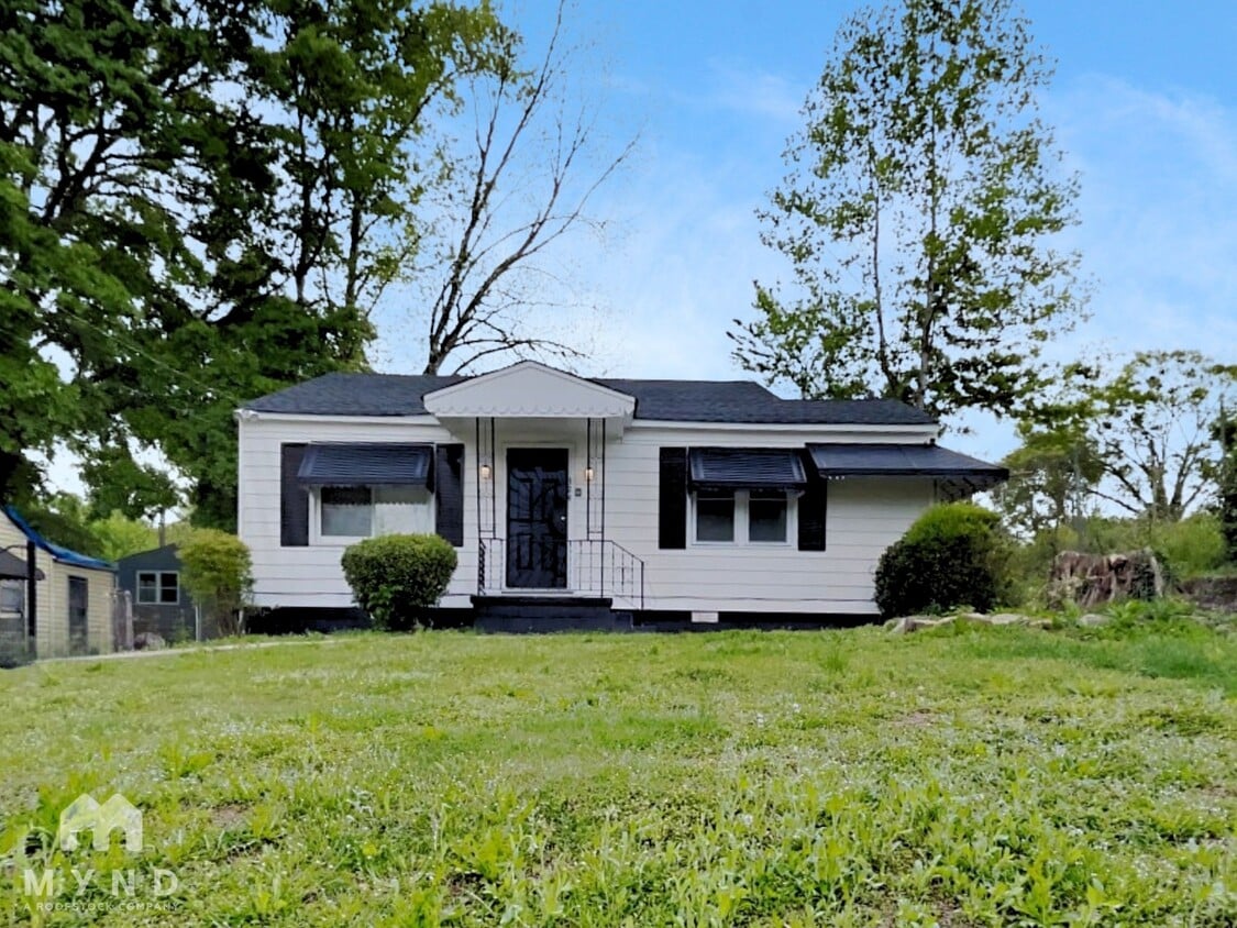 Primary Photo - 324 Autumn Ln SW