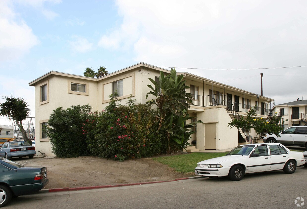 Foto del edificio - 2211 S Genesee Ave