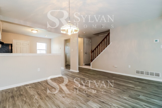 Building Photo - You will love this cozy home!!