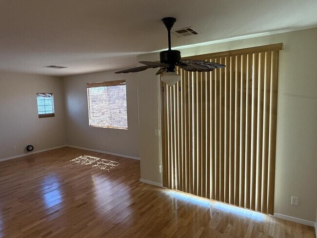 Foto del edificio - 6250 W Arby Ave