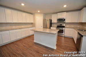 Building Photo - 818 Brown Thrasher