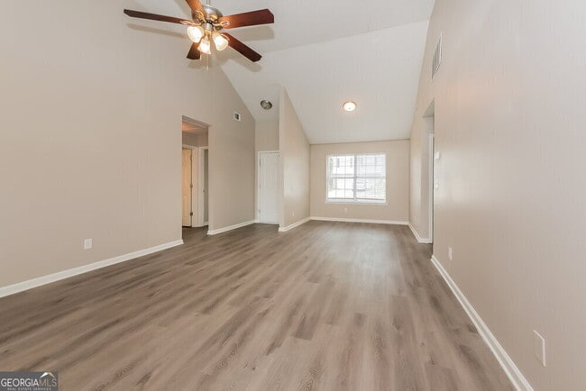 Building Photo - 2081 Wedgewood Dr