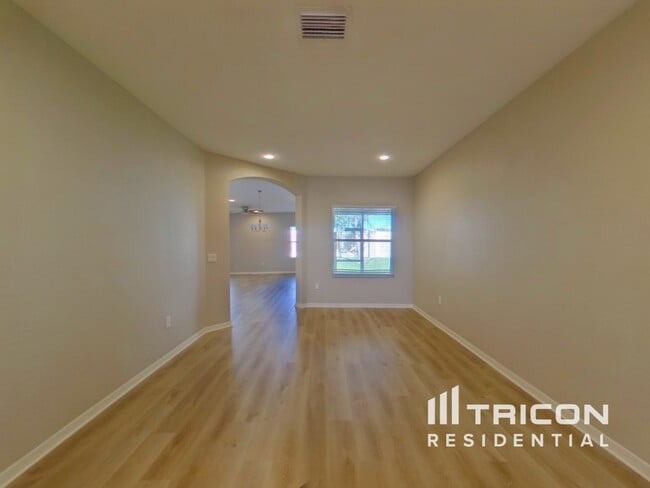 Foto del edificio - 6715 Castle Green Pl