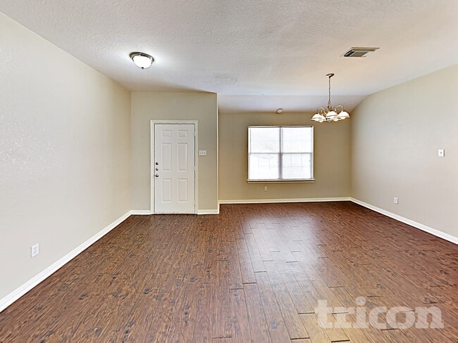 Building Photo - 220 Kellyn Ct