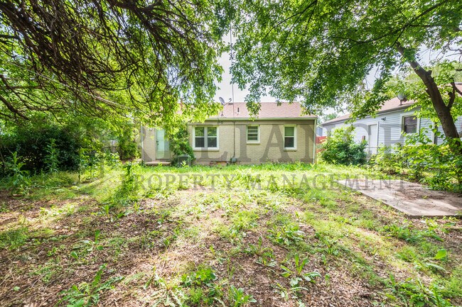 Foto del edificio - 1527 N Madison Ave