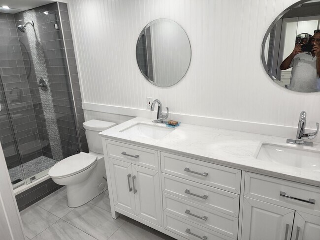 Master bath - 227 Old Meadow Way