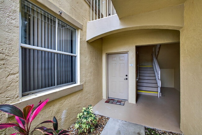 Building Photo - 2040 Greenview Shores Blvd