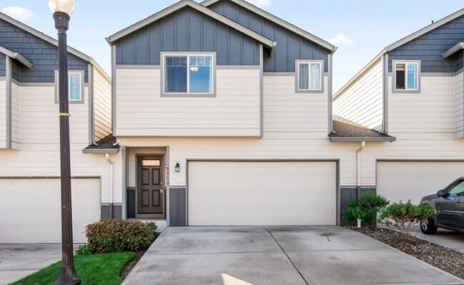 3 BD Vancouver Home with Open Living & EV Charger - 3 BD Vancouver Home with Open Living & EV Charger