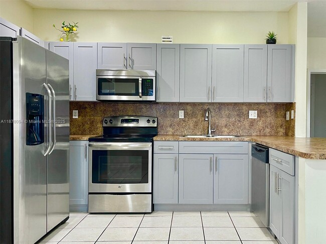 Building Photo - 1351 SW 154th Ct