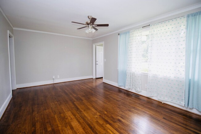 Foto del edificio - 3 Bedroom, 1 Bathroom Charmer in Cayce - A...