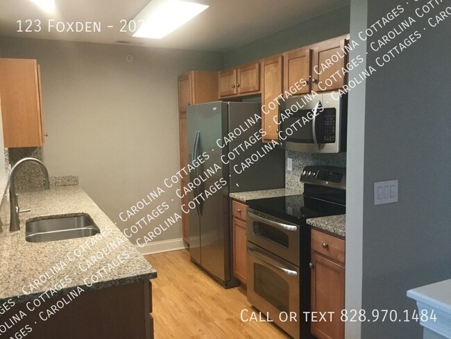 Building Photo - 123 Foxden-203