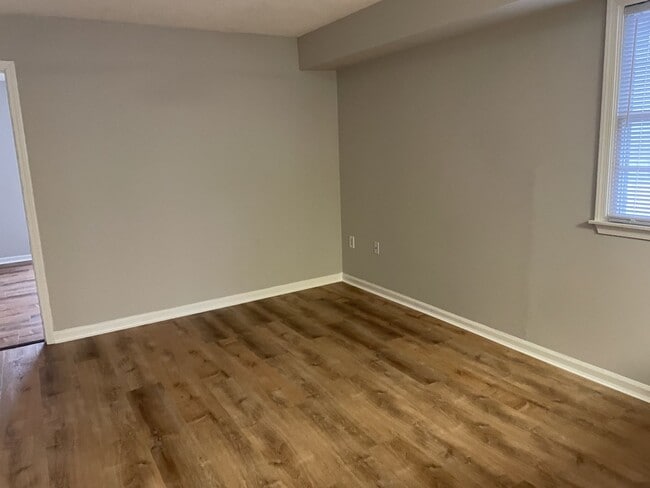 Building Photo - 323 Jefferson St