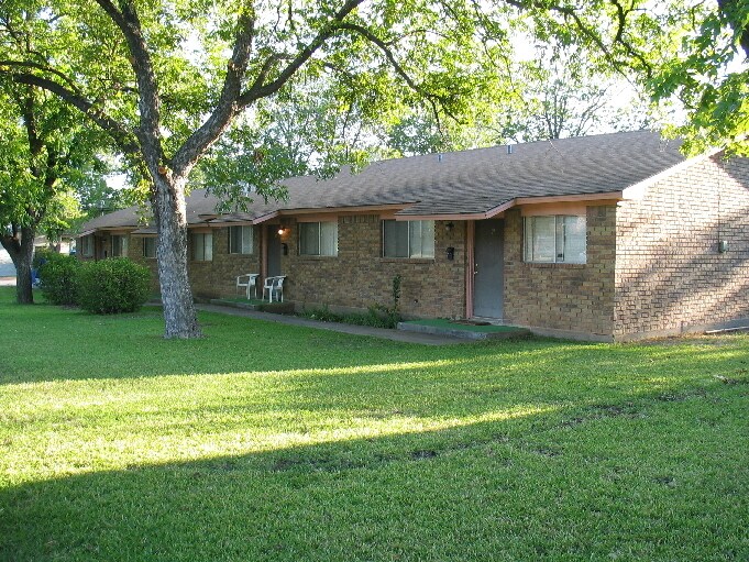 1901 S Pine St, Brady, TX 76825 1901 S Pine St Brady, TX Apartments