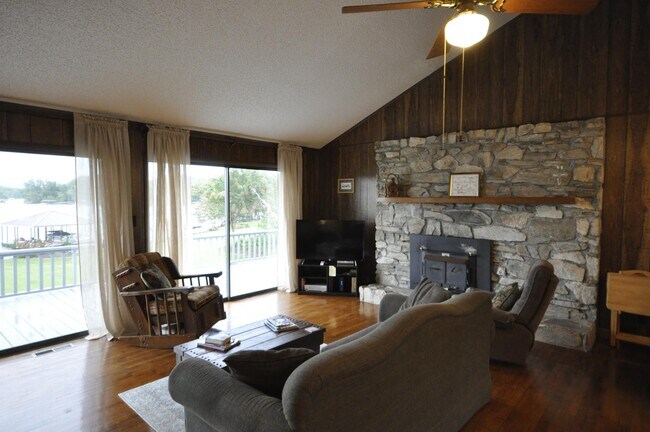 Foto del edificio - 2793 Hidden Valley Rd