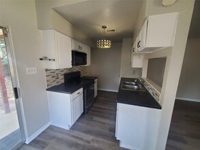 Building Photo - 23211 Pebworth Pl