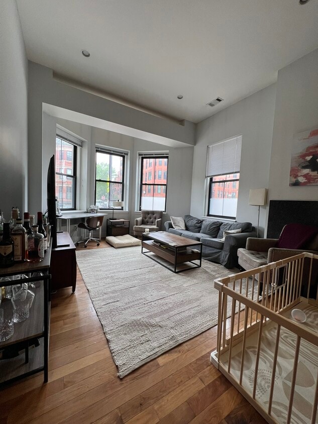 Primary Photo - 555 Columbus Ave