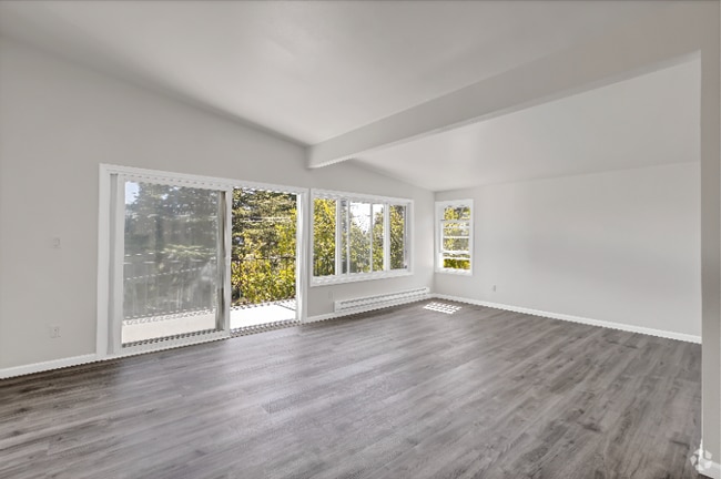 Building Photo - 10607 Des Moines Memorial Dr