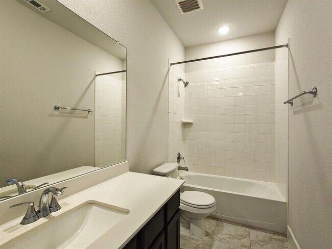 Building Photo - 5645 Bellissima Way