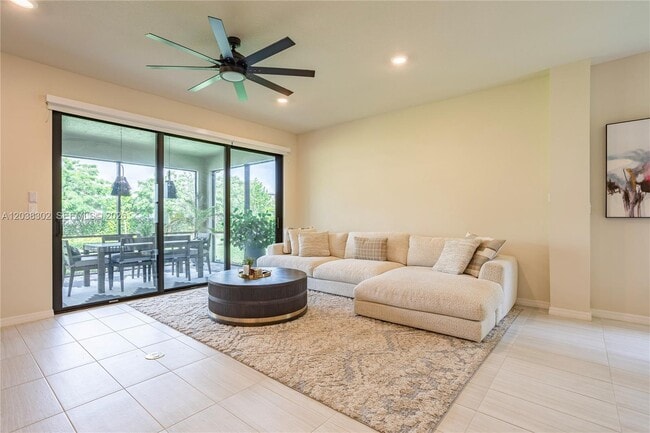 Foto del edificio - 4423 Spruce Ln