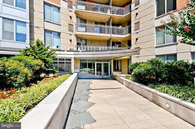 Foto del edificio - 555 Massachusetts Ave NW