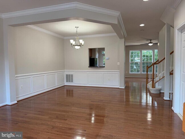 Foto del edificio - 5669 Faircloth Ct