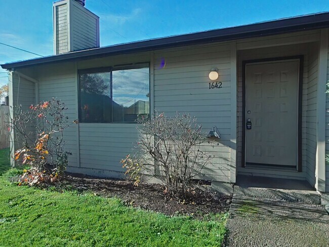 Foto del edificio - Comfortable 2 Bedroom Duplex with Garage ~ Albany