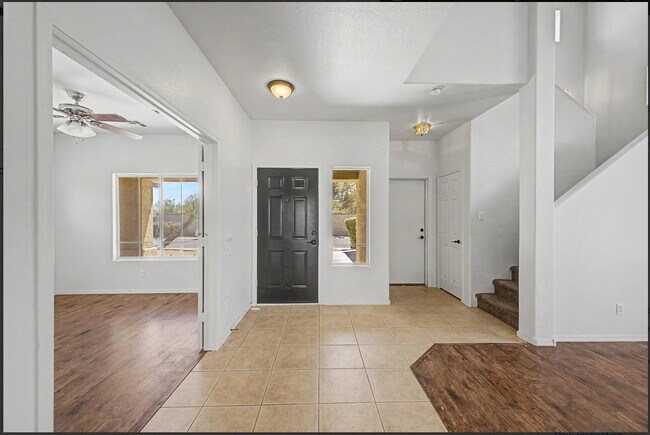 Building Photo - 542 E Bartlett Way