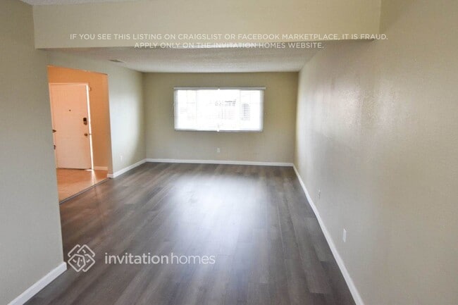 Building Photo - 560 E Wigeon Way