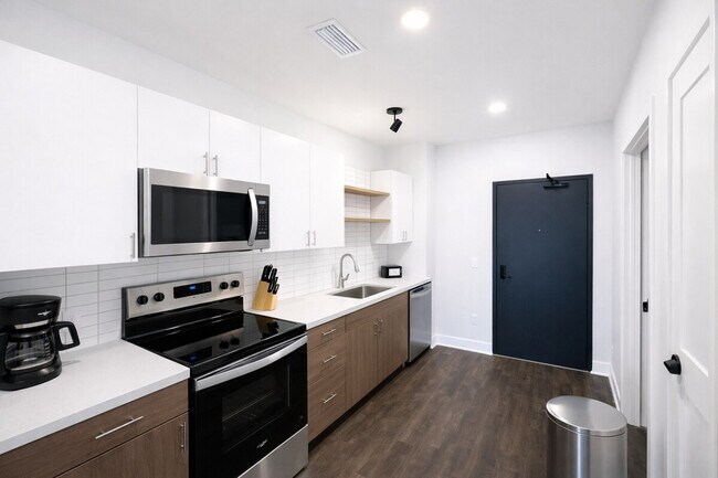 Building Photo - 4613 Capitol Ave