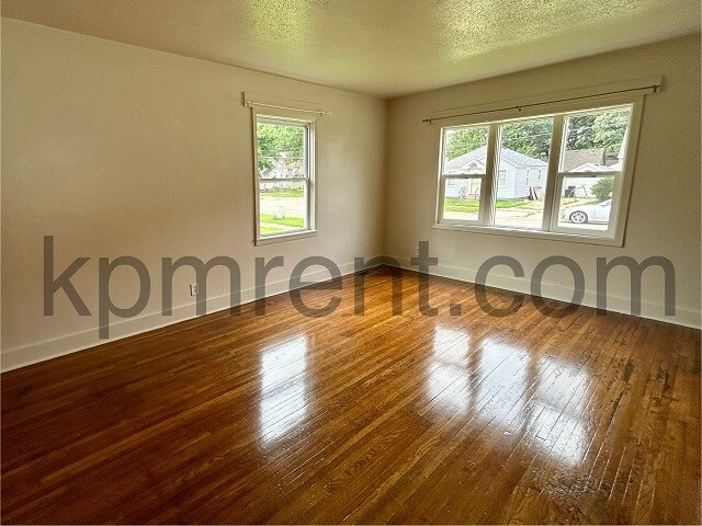 Foto del edificio - 1109 3rd Ave NW
