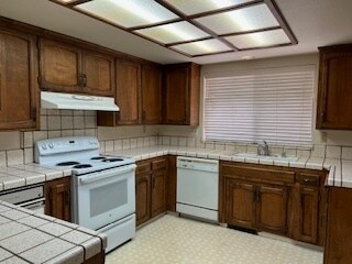 Foto del edificio - 1385 Fair Oaks Ct