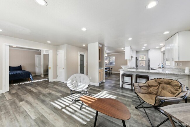Foto del edificio - 2543 Knox Ave