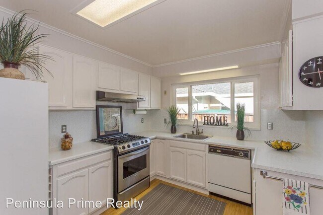 Building Photo - 4 br, 2 bath House - 1570 Kentfield Avenue