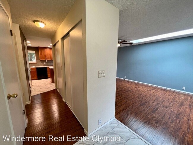 Building Photo - 3 br, 2 bath House - 3919 Woodlawn Dr SE