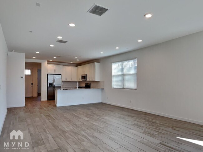 Foto del edificio - 19353 W Elm St