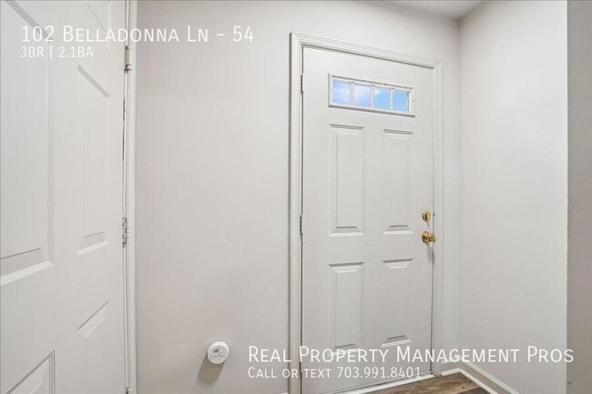 Building Photo - 102 Belladonna Ln