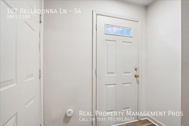 Foto del edificio - 102 Belladonna Ln