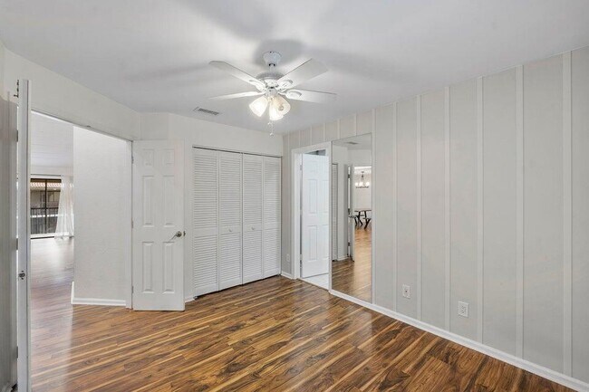 Foto del edificio - 5720 Coach House Cir