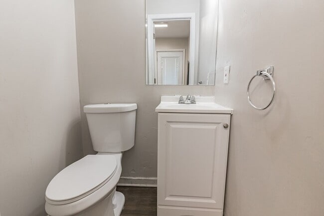 Building Photo - 5537 Autumnleaf Dr