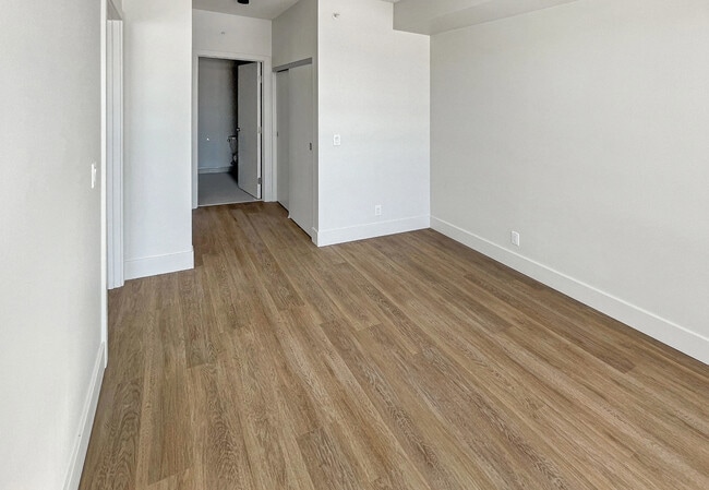 2BT2-SW - Primary Bedroom - UXBorough Living