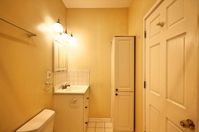 Foto del edificio - 1027 S Oakley Blvd