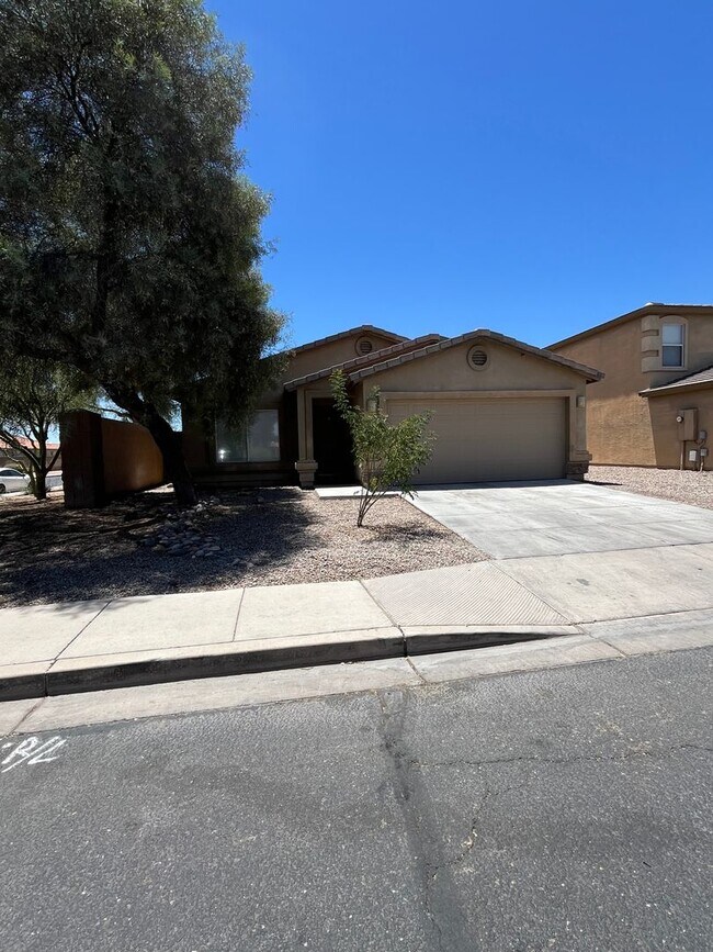 Building Photo - 25211 W Lamont Ave