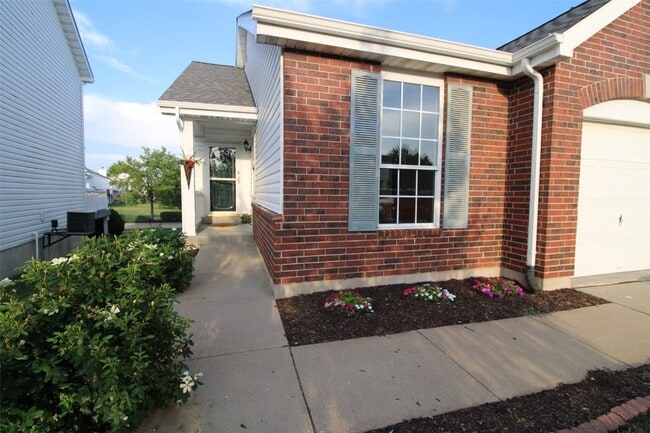 Building Photo - 207 Tyndale Dr