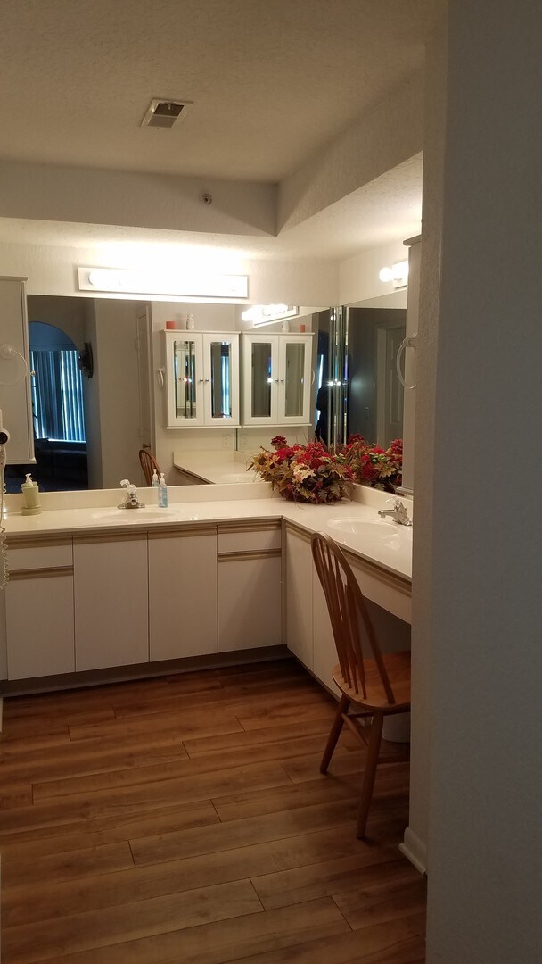 Foto del edificio - 2 Bedroom 2 bath Furnished Apartment For R...