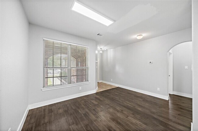 Foto del edificio - 3314 Halle Trace Ln