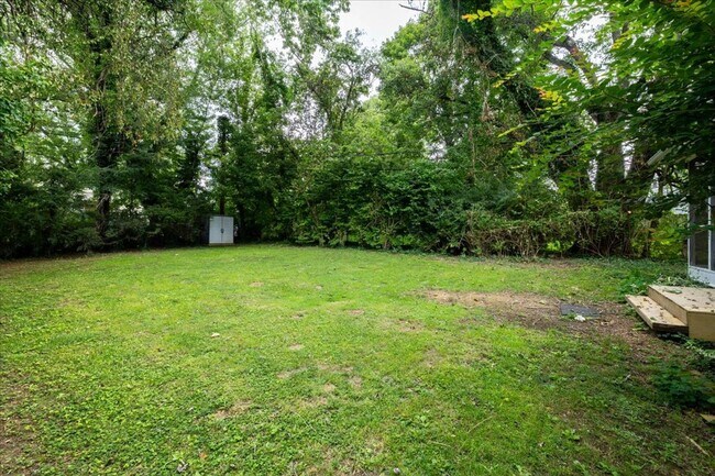 Building Photo - Cozy Home with Porch and Yard