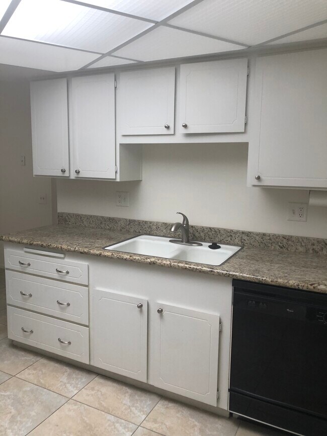 kitchen - 19453 N Star Ridge Dr