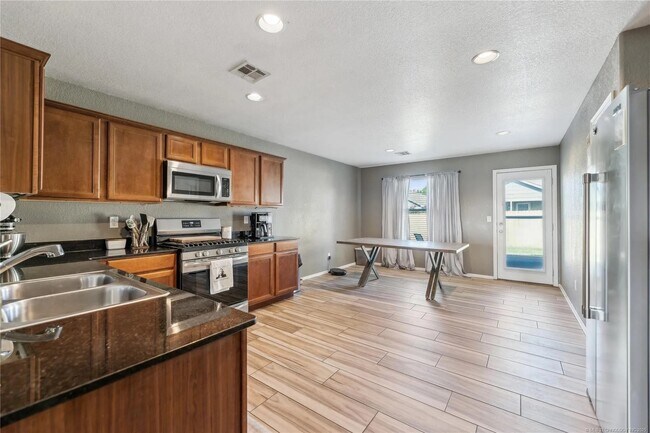 Foto del edificio - 11088 N 116th E Ave