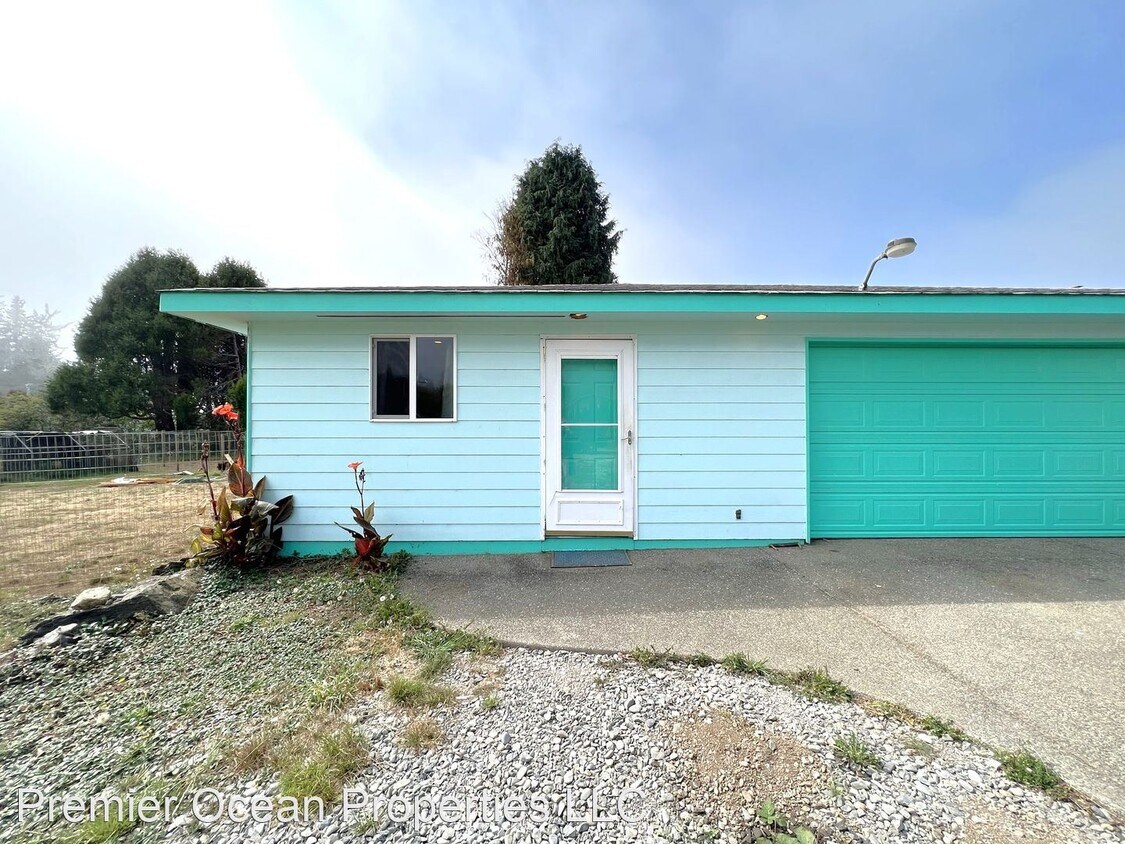 Studio, 1 bath House 99022 W. Freeman House Rental in Brookings, OR